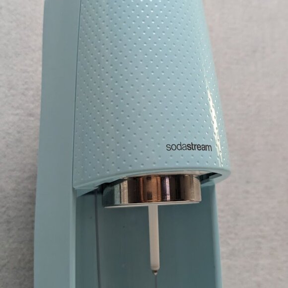 Sodastream Fizzi Blue Soda Sparkling Water Machine SPT-001 + Empty CO2 Cylinder - Picture 11 of 12